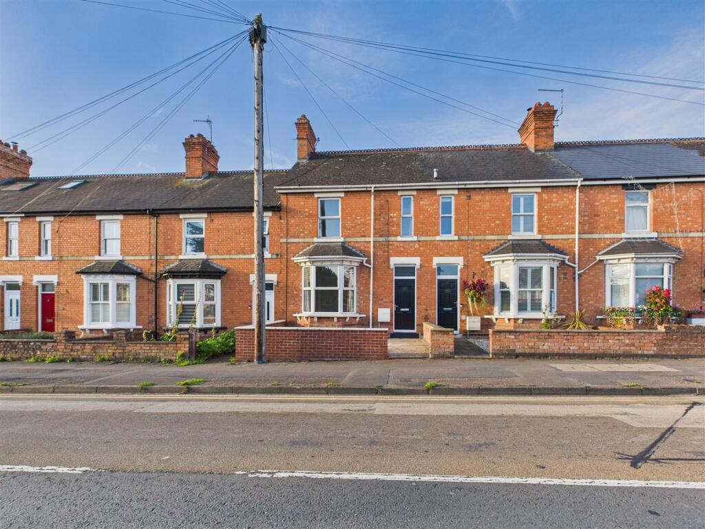 Main image of property: Pershore Road, Evesham