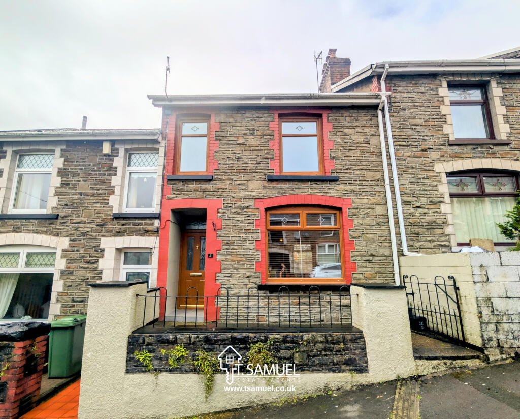 Main image of property: Gwernifor Street, Darran Las, Mountain Ash, CF45 3NA