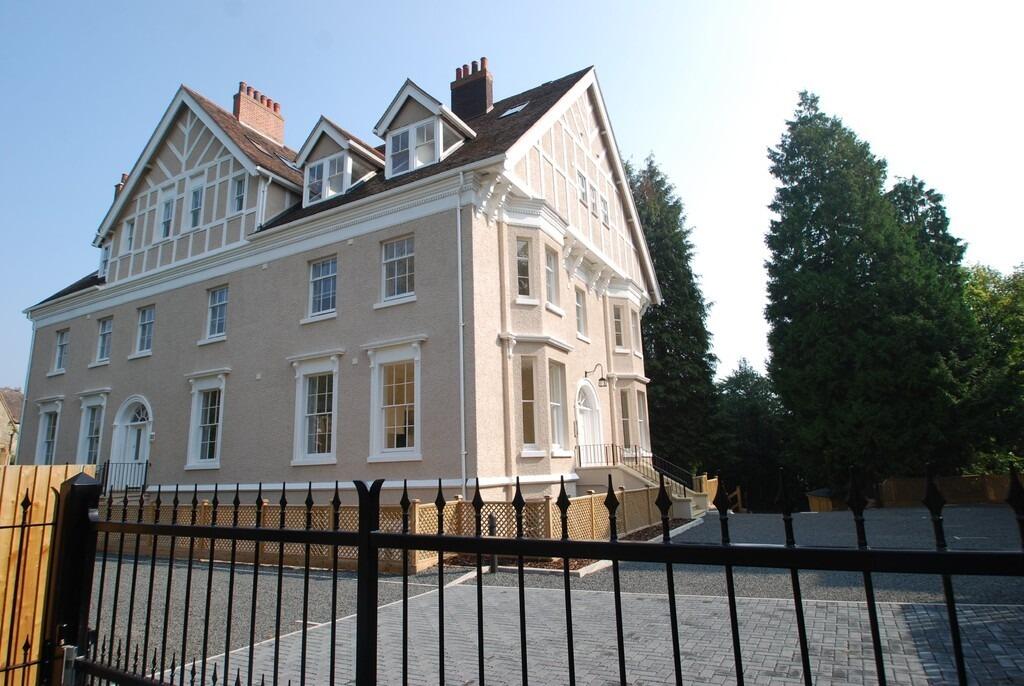 Main image of property: Ivydene, 57 Albert Road North, Malvern, Worcestershire, WR14 3AB