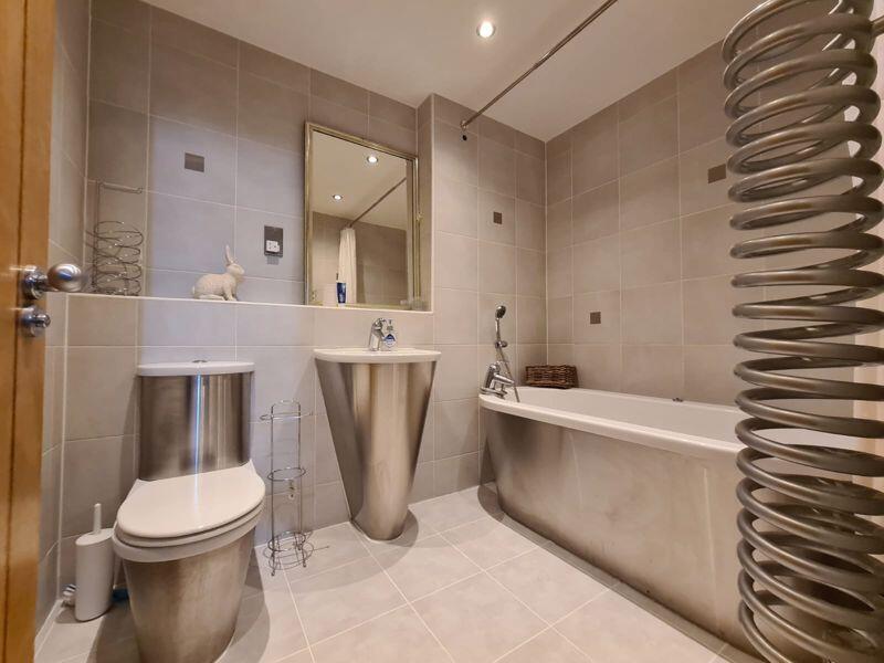 Main image of property: 2 Bedroom Apartment Altolusso