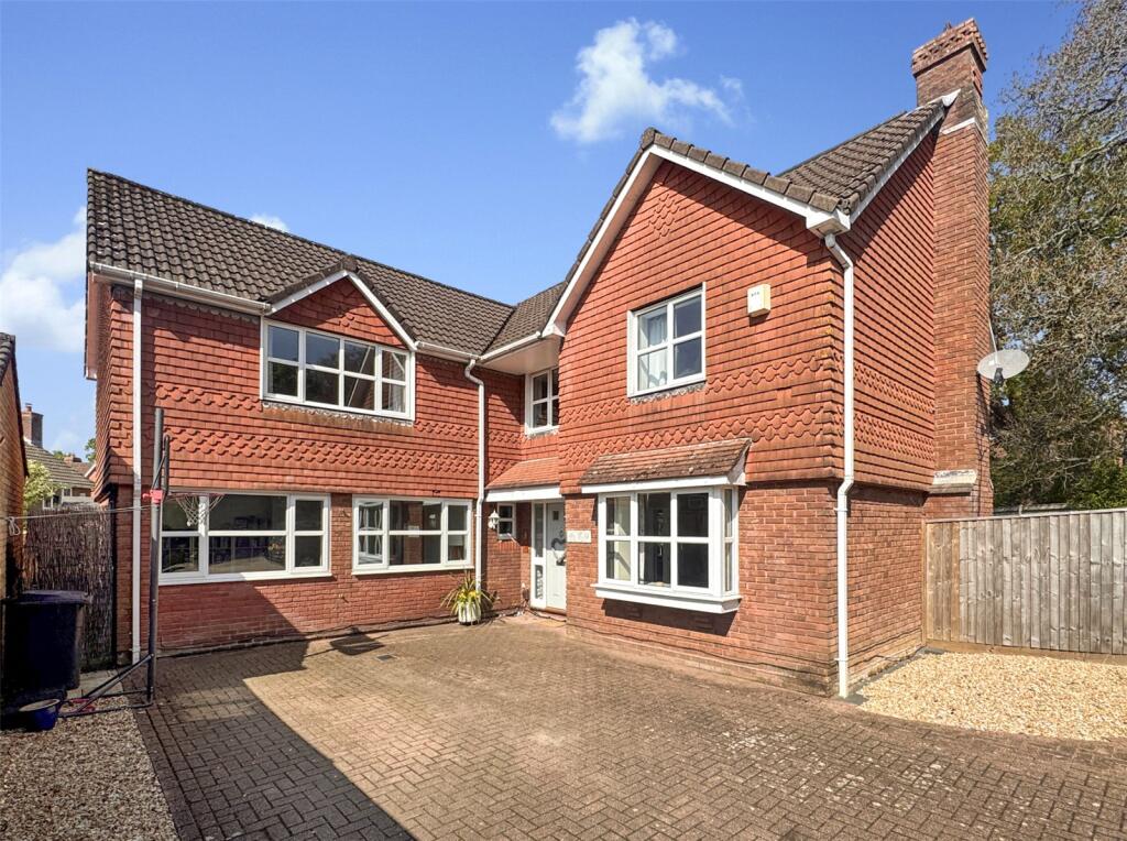 Main image of property: Broadbent Close, Rownhams, Southampton, Hampshire, SO16