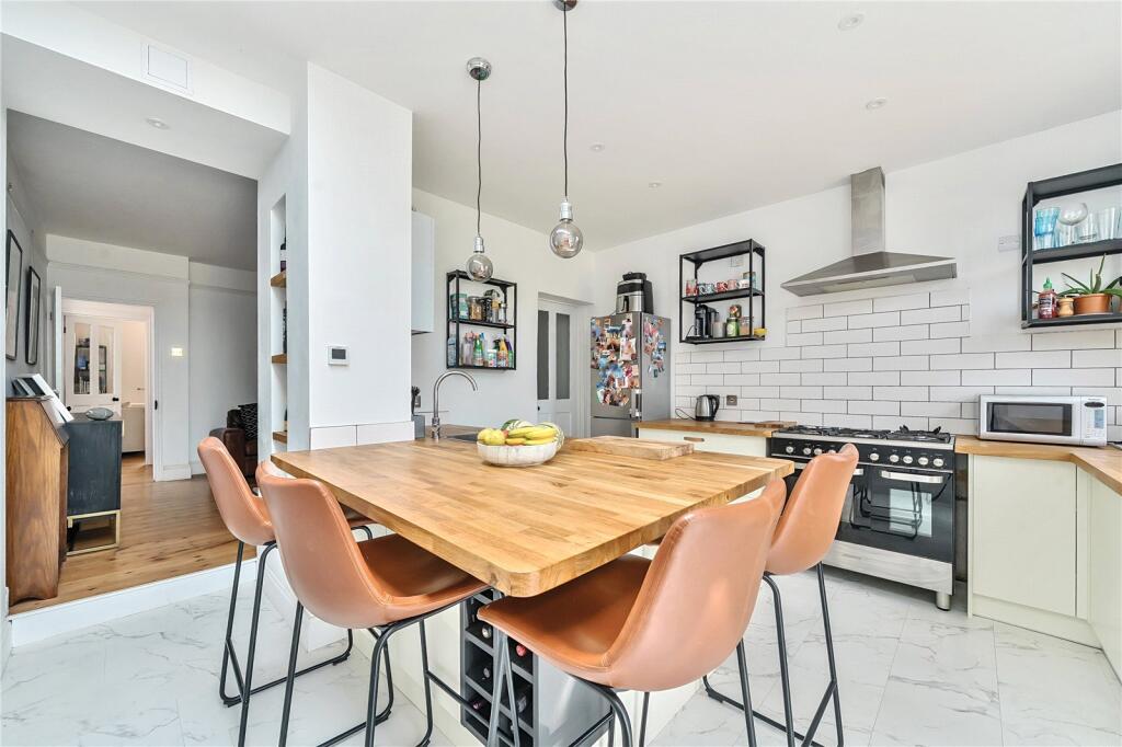 Main image of property: Rockleigh Road, Bassett, Southampton, Hampshire, SO16