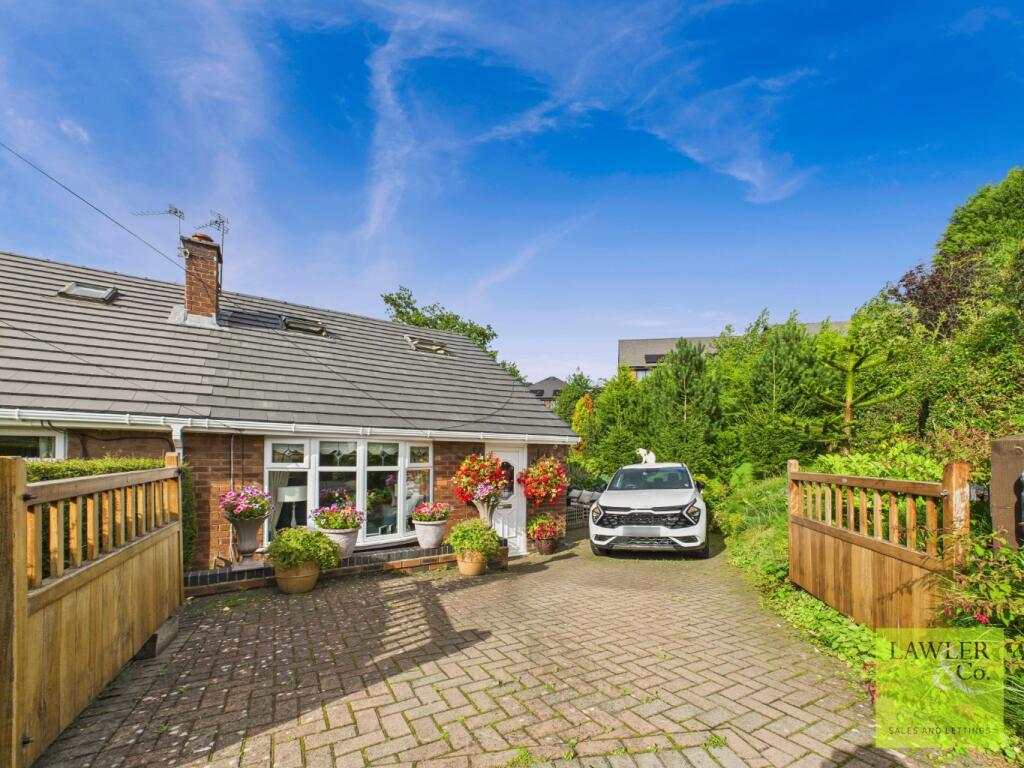 Main image of property: Brabyns Road, Hyde, SK14 5EJ