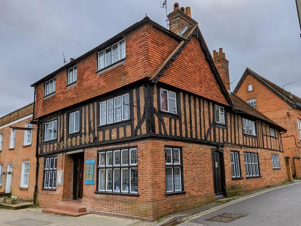 Main image of property: Former Kings Restaurant, 65 High Street, Odiham, Hook, RG29 1LF