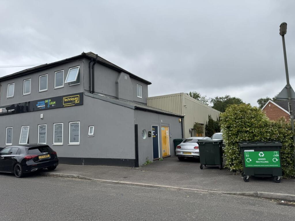 Main image of property: 46 Station Road, Chertsey, KT16 8BE