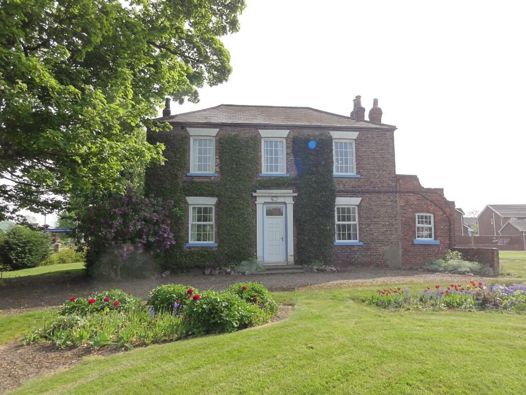 Main image of property: Keyfields Farm, Low Street, Swinefleet