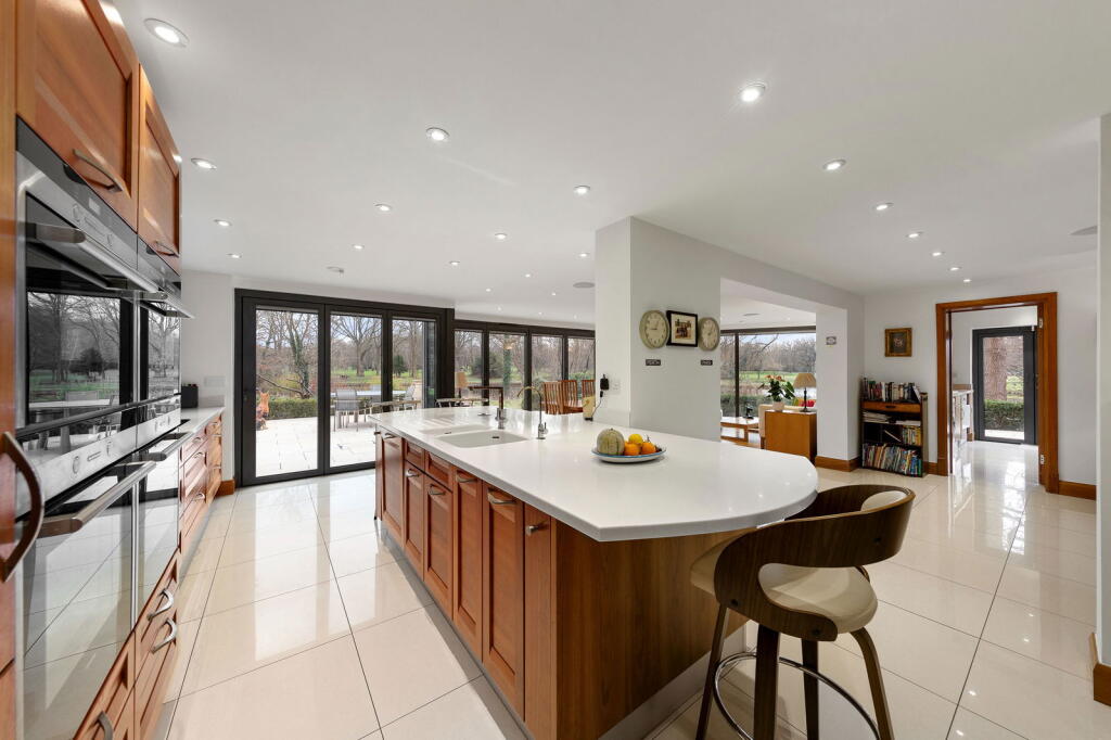 Additional property image - Barnfield Wood Close, Beckenham, BR3