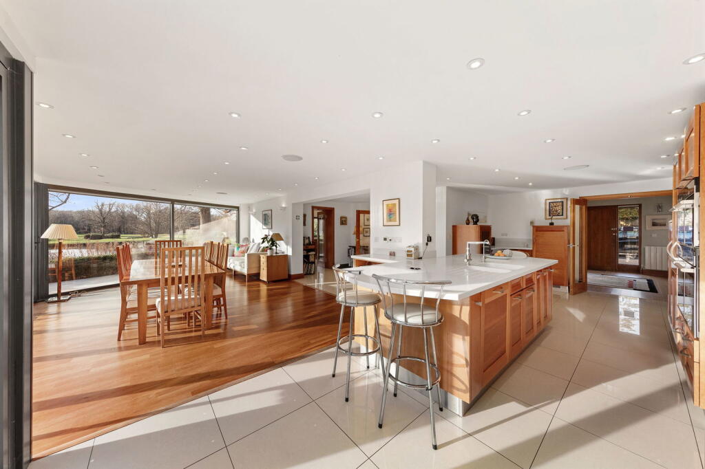 Additional property image - Barnfield Wood Close, Beckenham, BR3