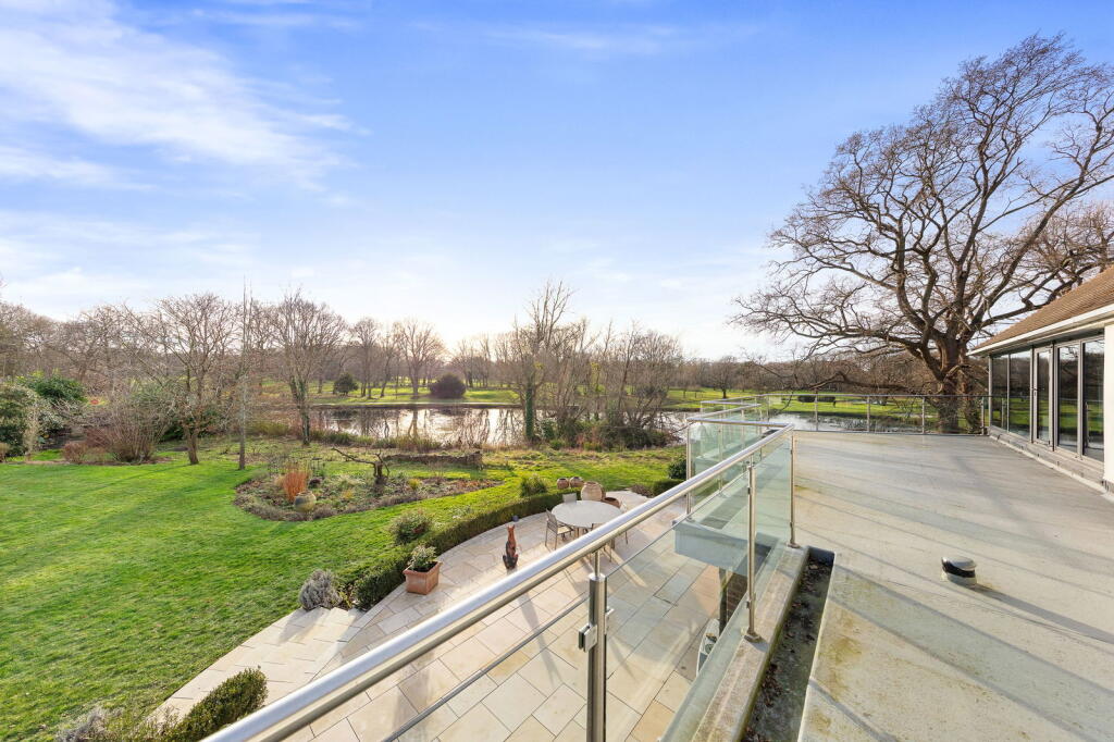 Additional property image - Barnfield Wood Close, Beckenham, BR3