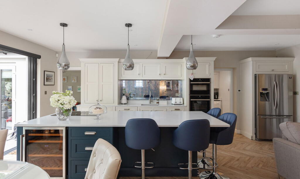 Additional property image - Hayes Chase, West Wickham, BR4