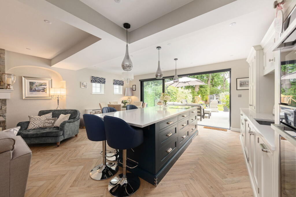 Additional property image - Hayes Chase, West Wickham, BR4