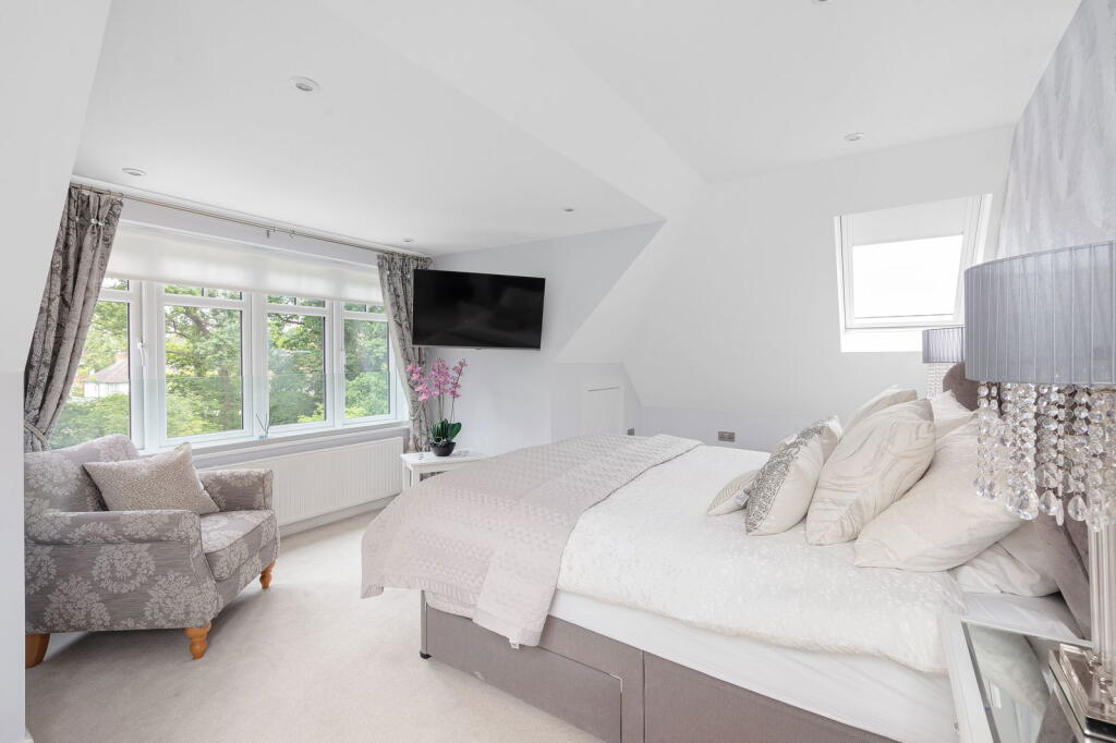 Additional property image - Hayes Chase, West Wickham, BR4