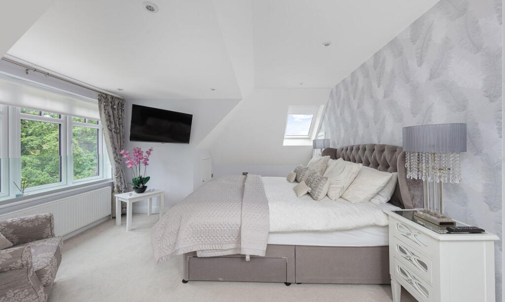 Additional property image - Hayes Chase, West Wickham, BR4