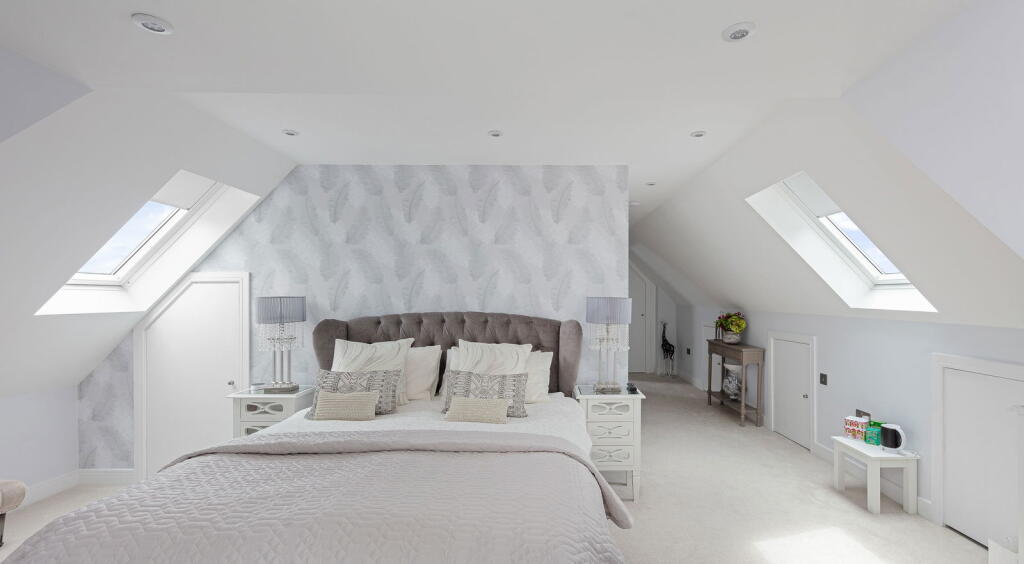 Additional property image - Hayes Chase, West Wickham, BR4