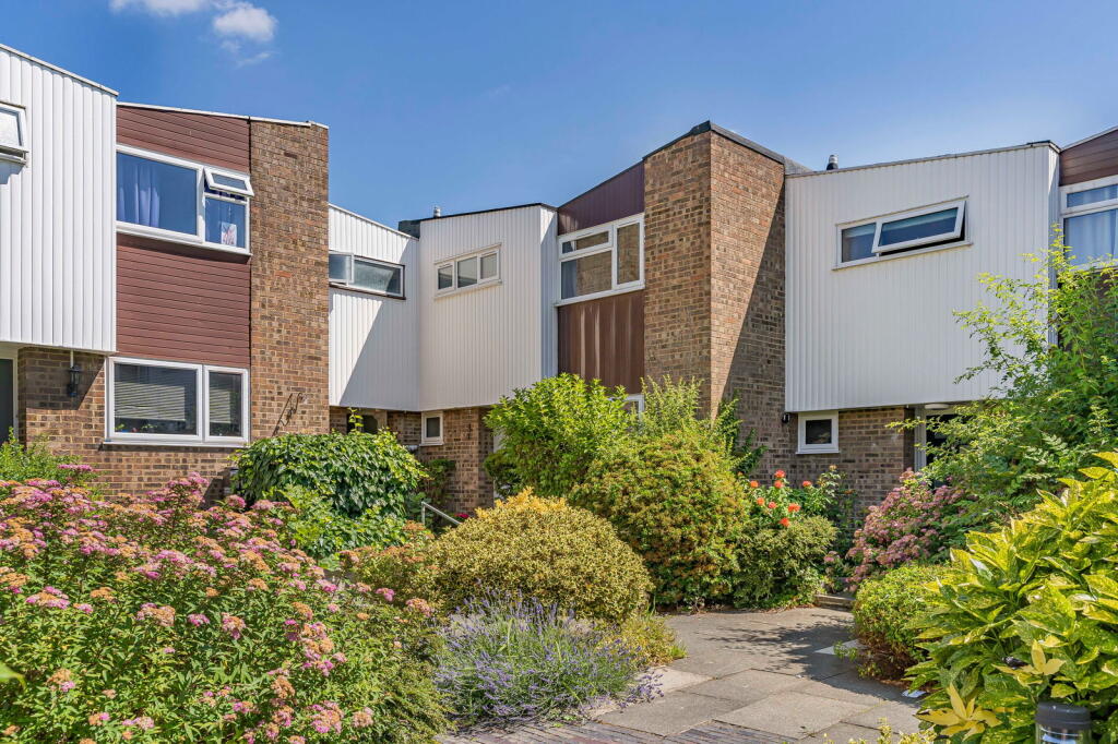 Main image of property: Regency Walk, Shirley, CR0