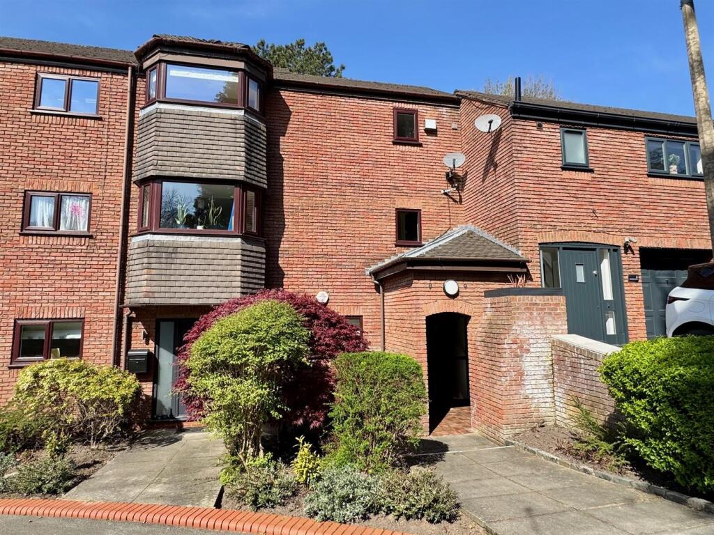 Main image of property: Edgemoor, Park Road, Bowdon