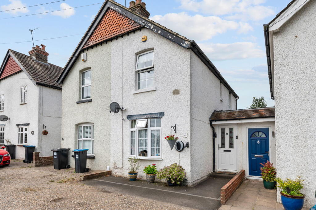 Main image of property: Alexandra Avenue,Warlingham,CR6 9DT