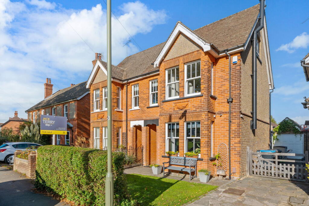 Main image of property: Leas Road, Warlingham, CR6 9LP