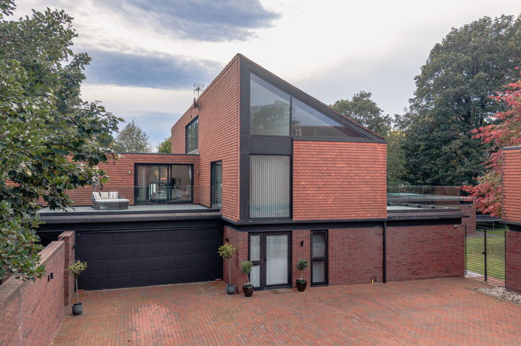 Main image of property: Cyncoed, Cardiff, CF23 6JY