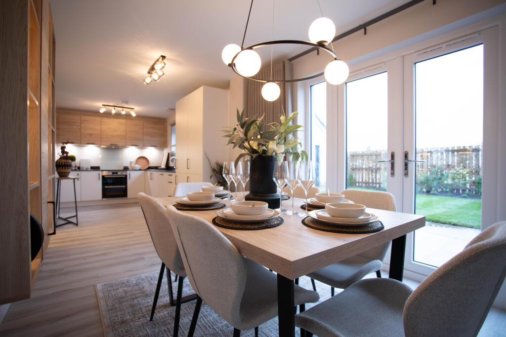 4 bedroom detached house