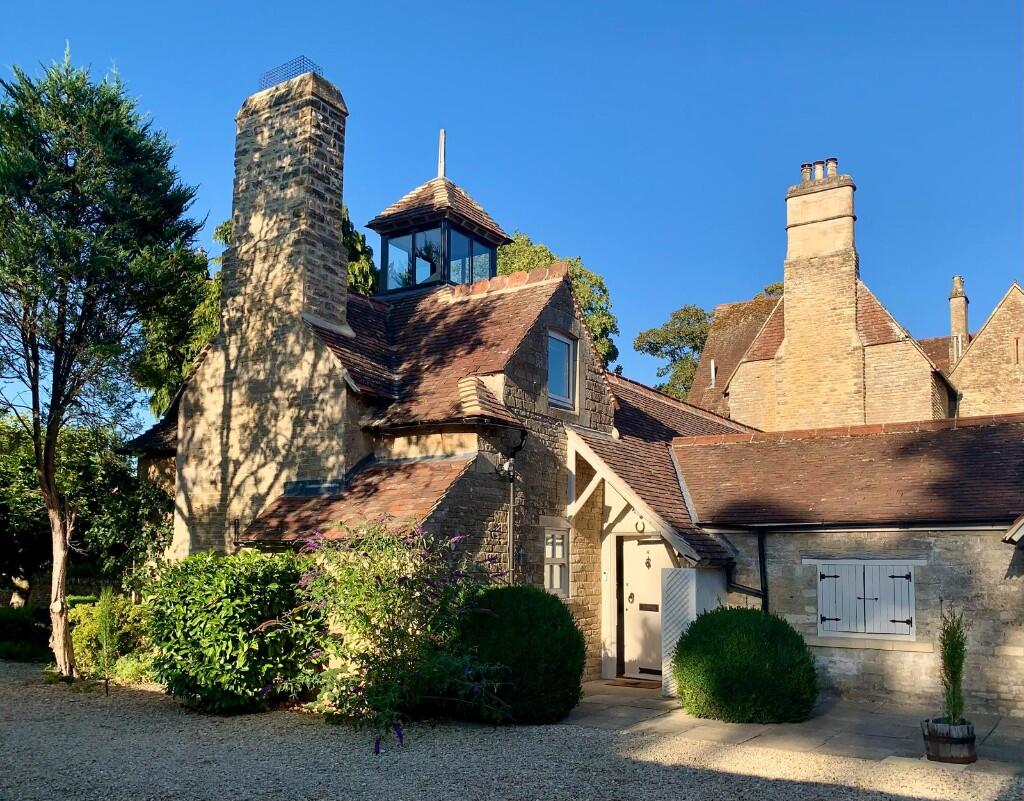 Main image of property: GL7