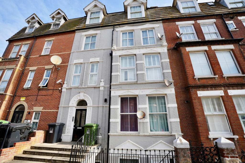 2 bedroom flat
