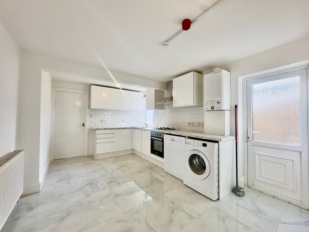 Main image of property: Eswyn Rd, SW17