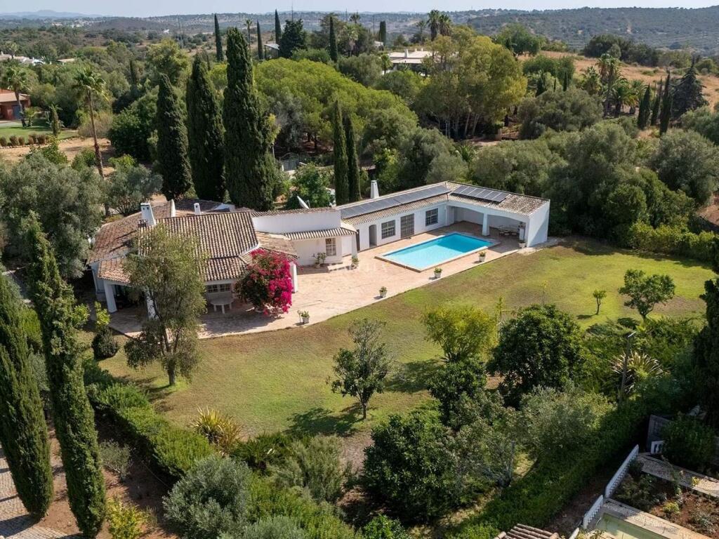 Main image of property: Algarve, Mexilhoeira Grande