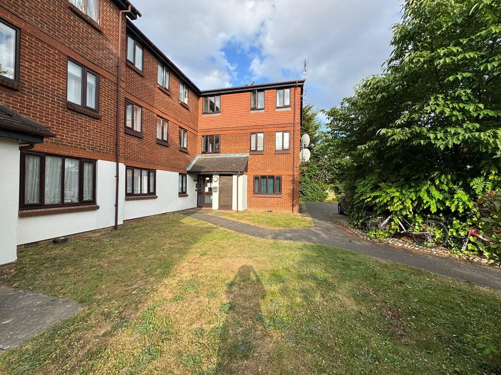 Main image of property: Gade Close, Hayes, Middlesex, UB3 3PY