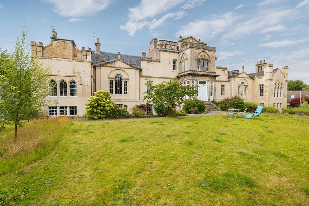 Main image of property: 3 Muirtown House Charleston Place, Inverness, IV3 8NA