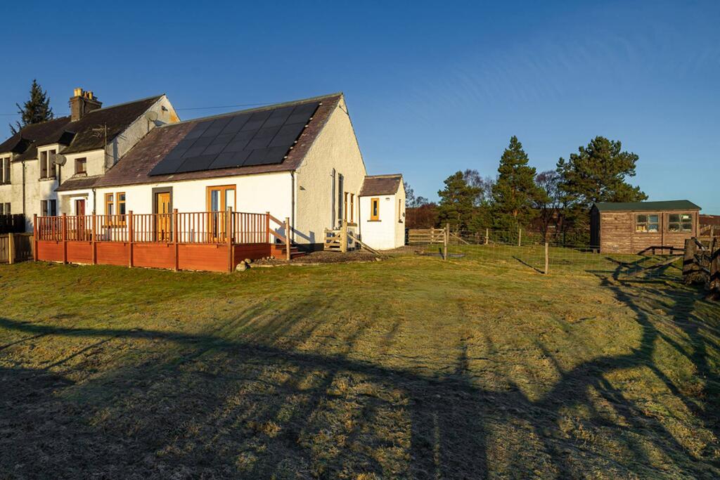 Main image of property: 8 Distillery Cottage, Dalwhinnie, PH19 1AB