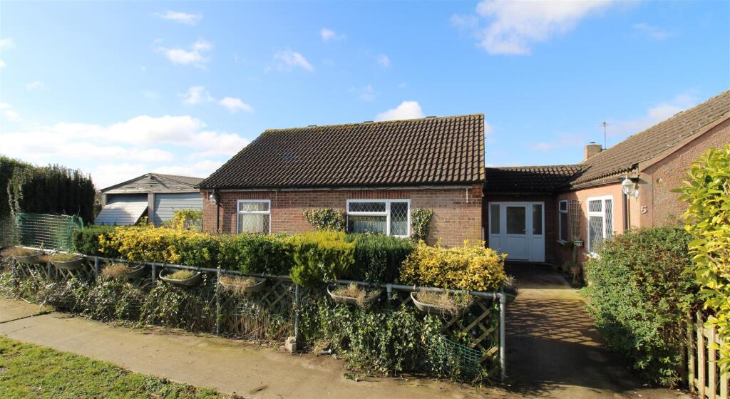Main image of property: Masterdyke, Sutton St. James
