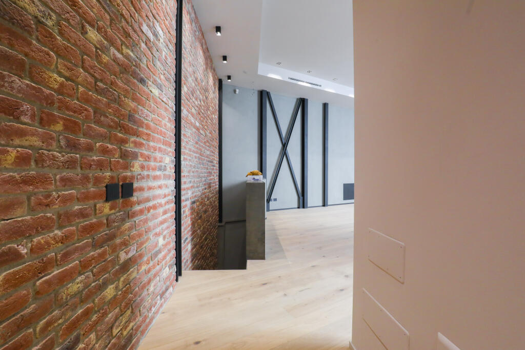 Main image of property: Milano, Milan, Lombardy