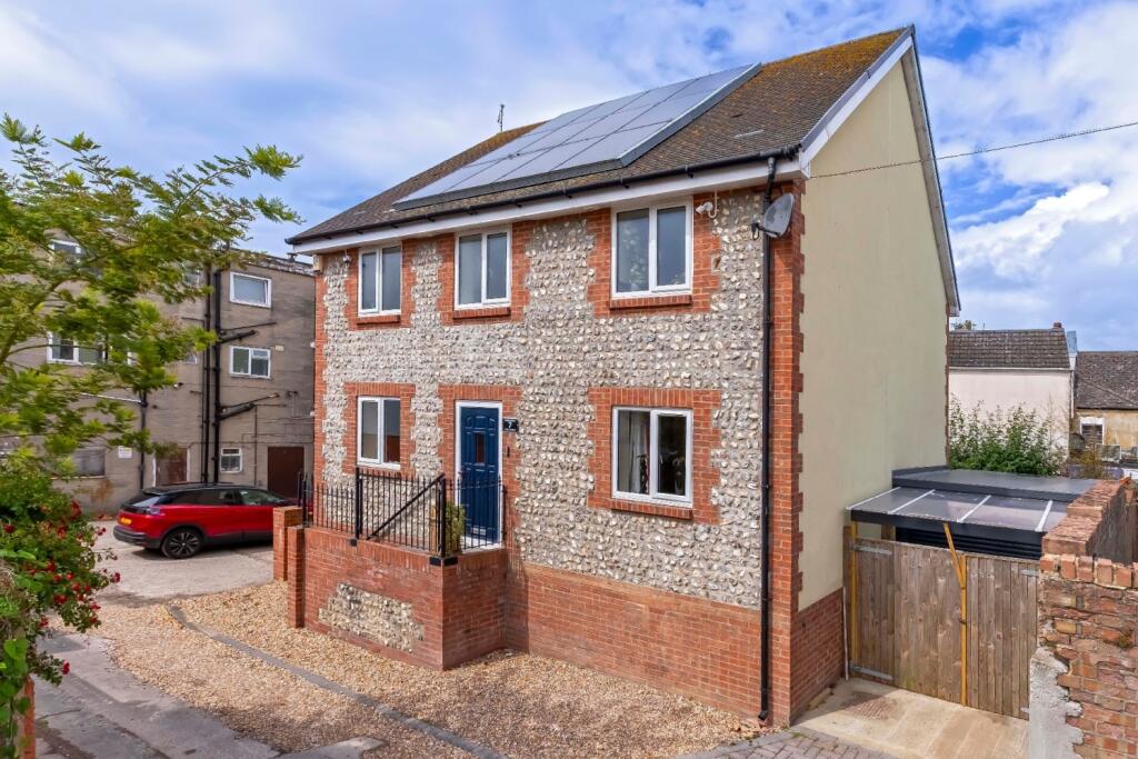 Main image of property:  Pier Road, Littlehampton, BN17