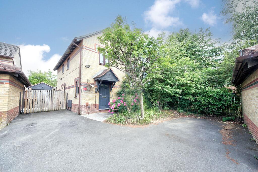 Main image of property: Dovedale, Luton