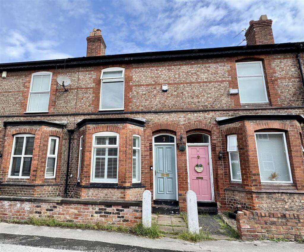 Main image of property: Bath Street, Altrincham