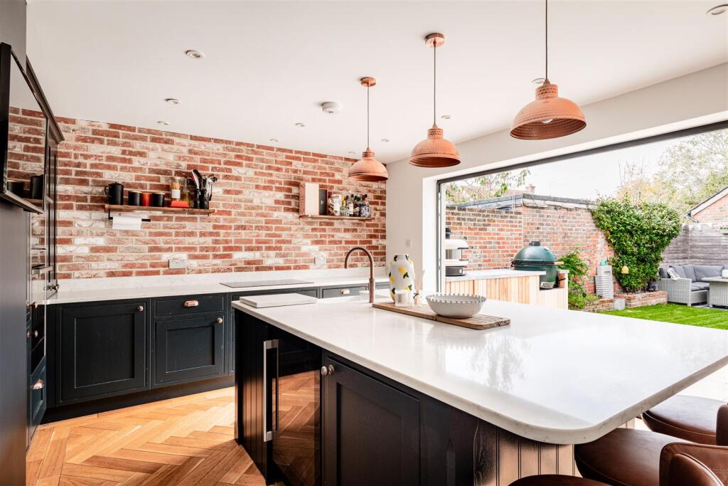 Main image of property: High Street, Hurstpierpoint