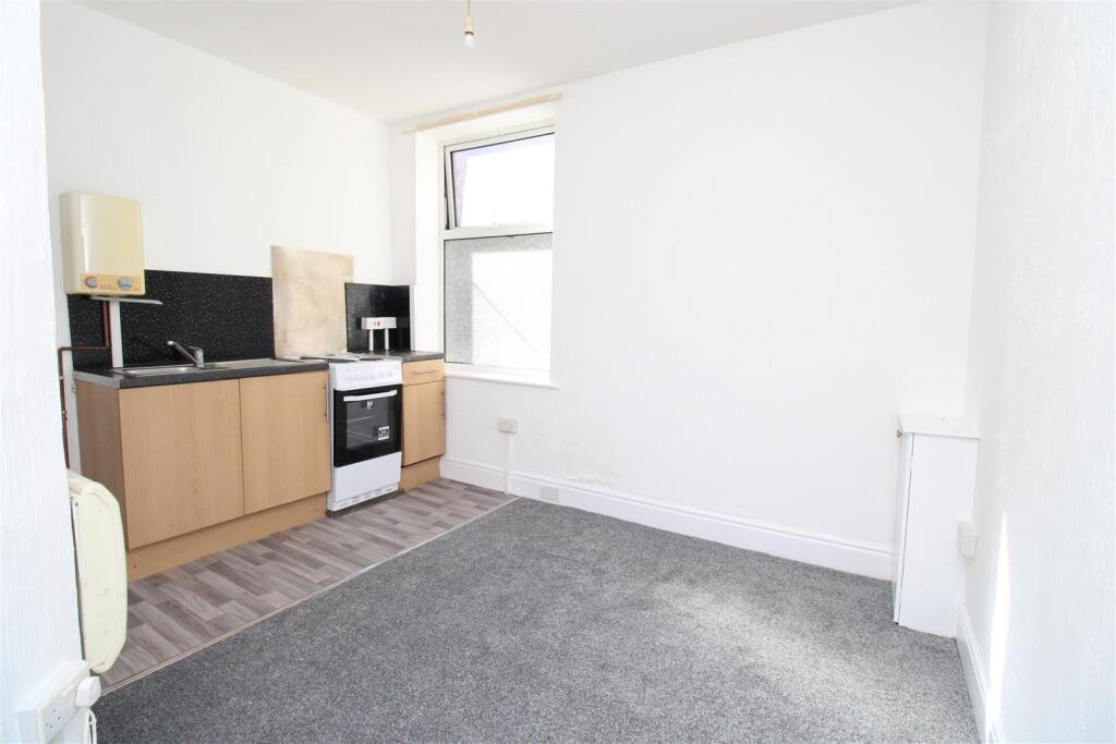 Main image of property: 85 Alexandra Road, Blackpool