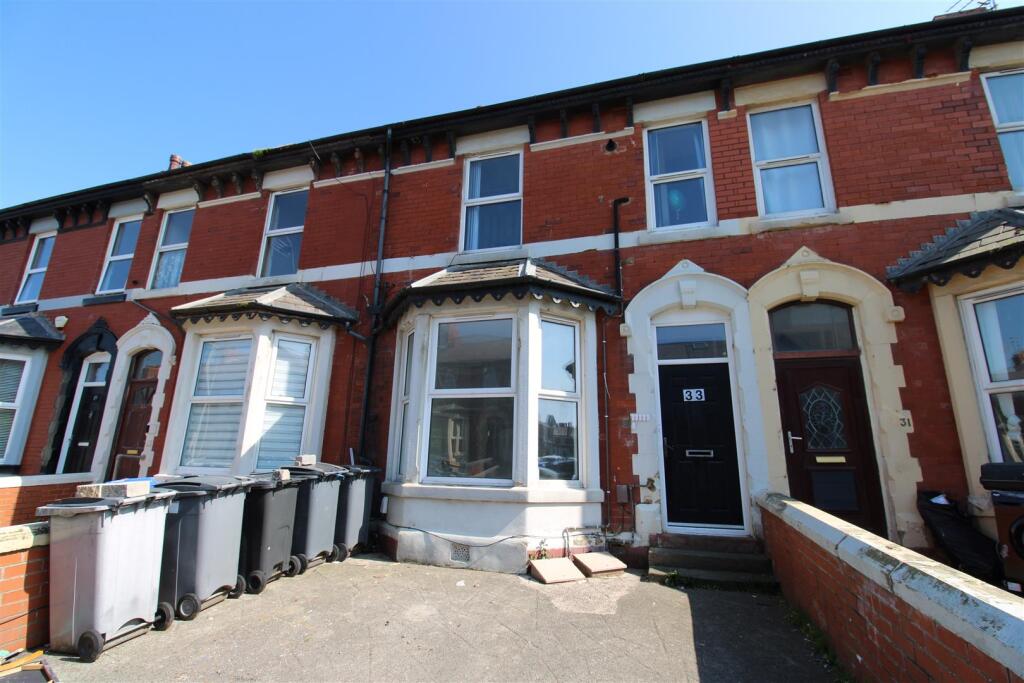 Main image of property: 33 Chesterfield Road, Blackpool