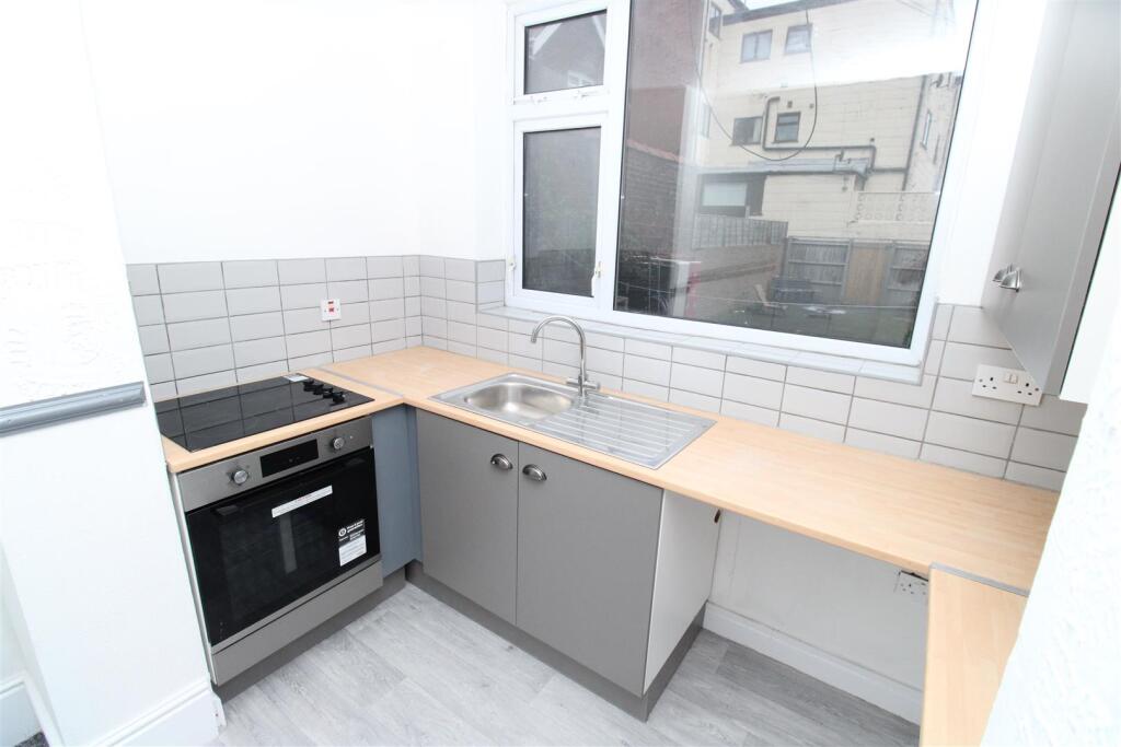 Main image of property: 80 Park Road, Blackpool