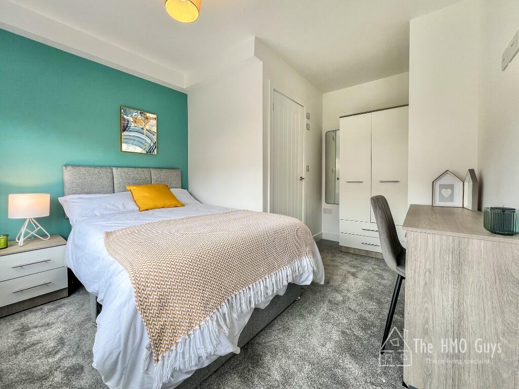 Main image of property: Hawthorn Crescent, Oldham, Greater Manchester, OL2