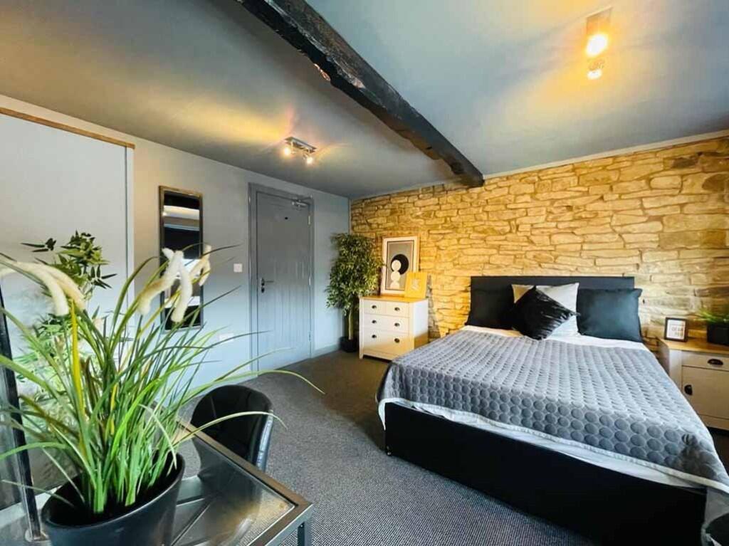 Main image of property: Dale Street, Rochdale OL16 3NJ