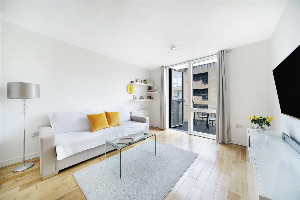 Main image of property: Repton House, 2 Jacks Farm Way, Highams Park, London, E4