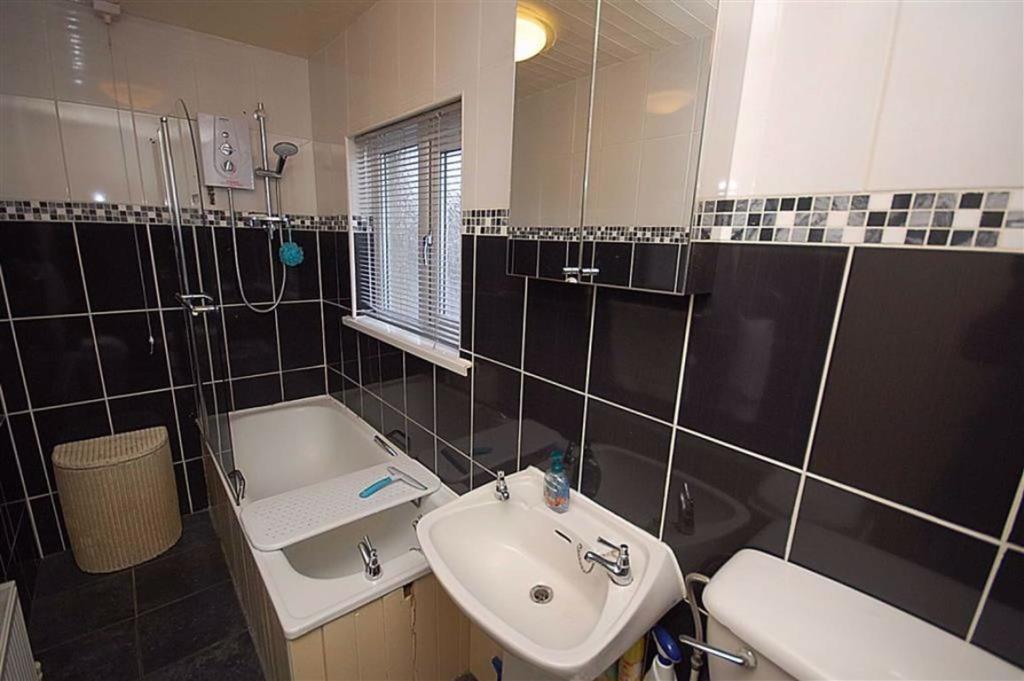 Main image of property: Walpole Road,, Huddersfield, HD4 5EX