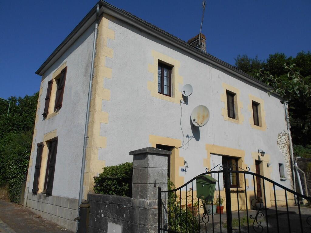 Main image of property: St-Mars-du-Désert, Mayenne, Pays de la Loire