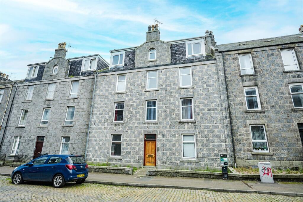 Main image of property: Flat 1, 18 Summerfield Terrace, Aberdeen, AB24 5JH