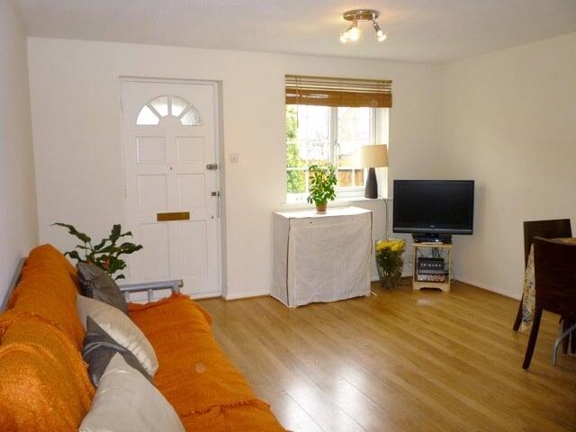Main image of property: College Gardens, London, SW17
