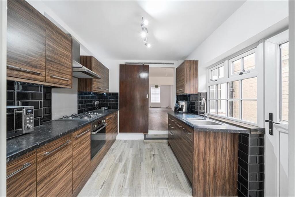 Main image of property: Cliffe Road, CR2