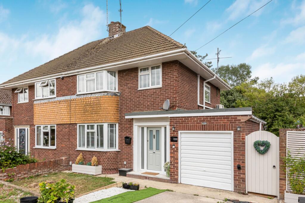 Main image of property: Tenzing Gardens, Swindon, SN25