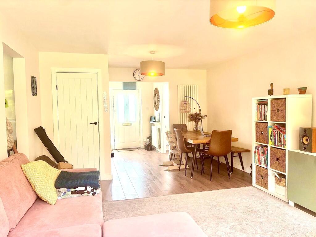 Main image of property: Hillcroft, Loughton, IG10